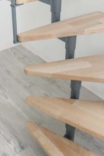 Estilo Turn_Buche_Gewendelt_Grau
